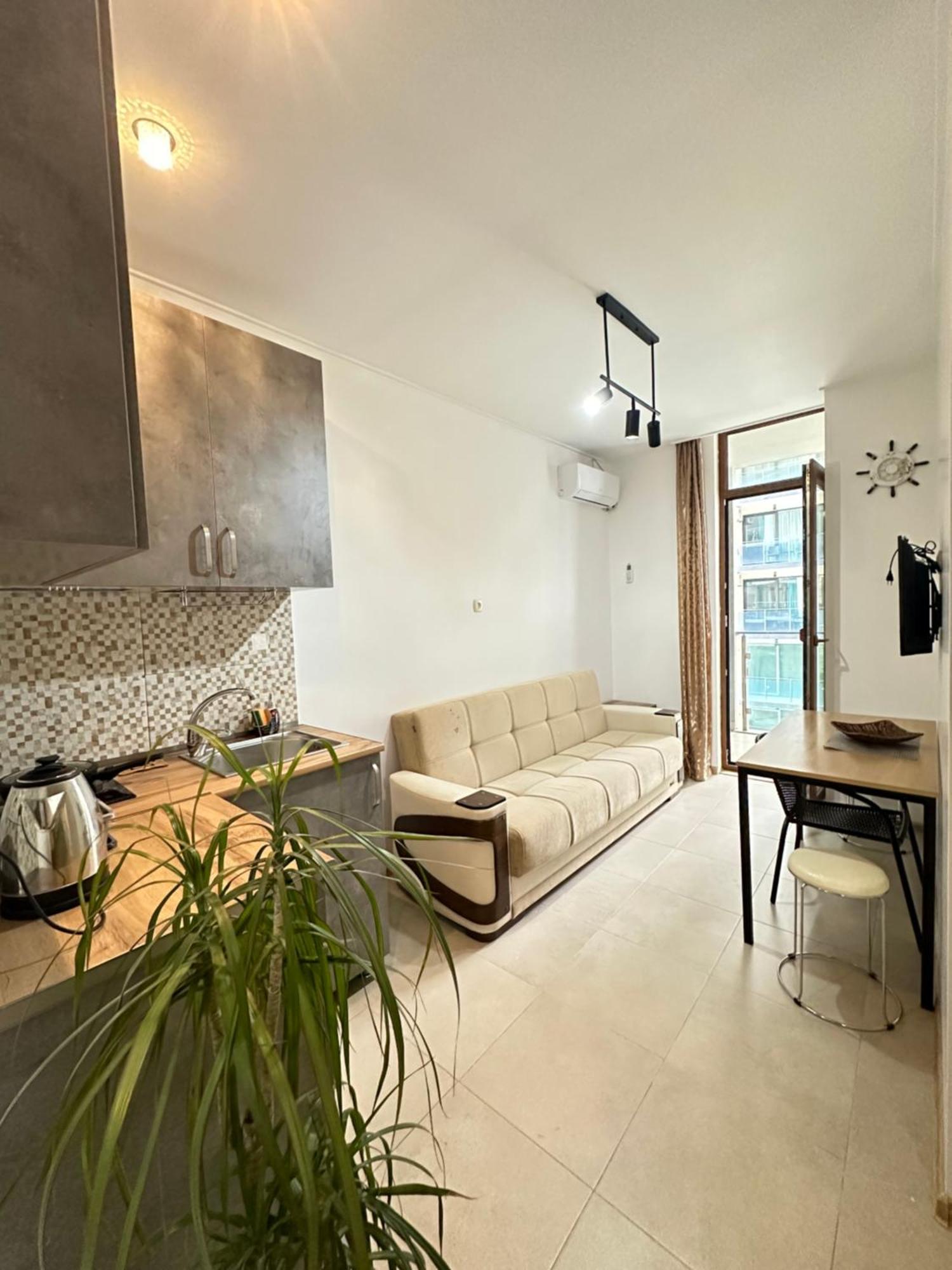 Aqua Batumi 47 Apartment Екстериор снимка